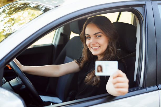 Cómo cambiar la dirección postal del permiso de conducir