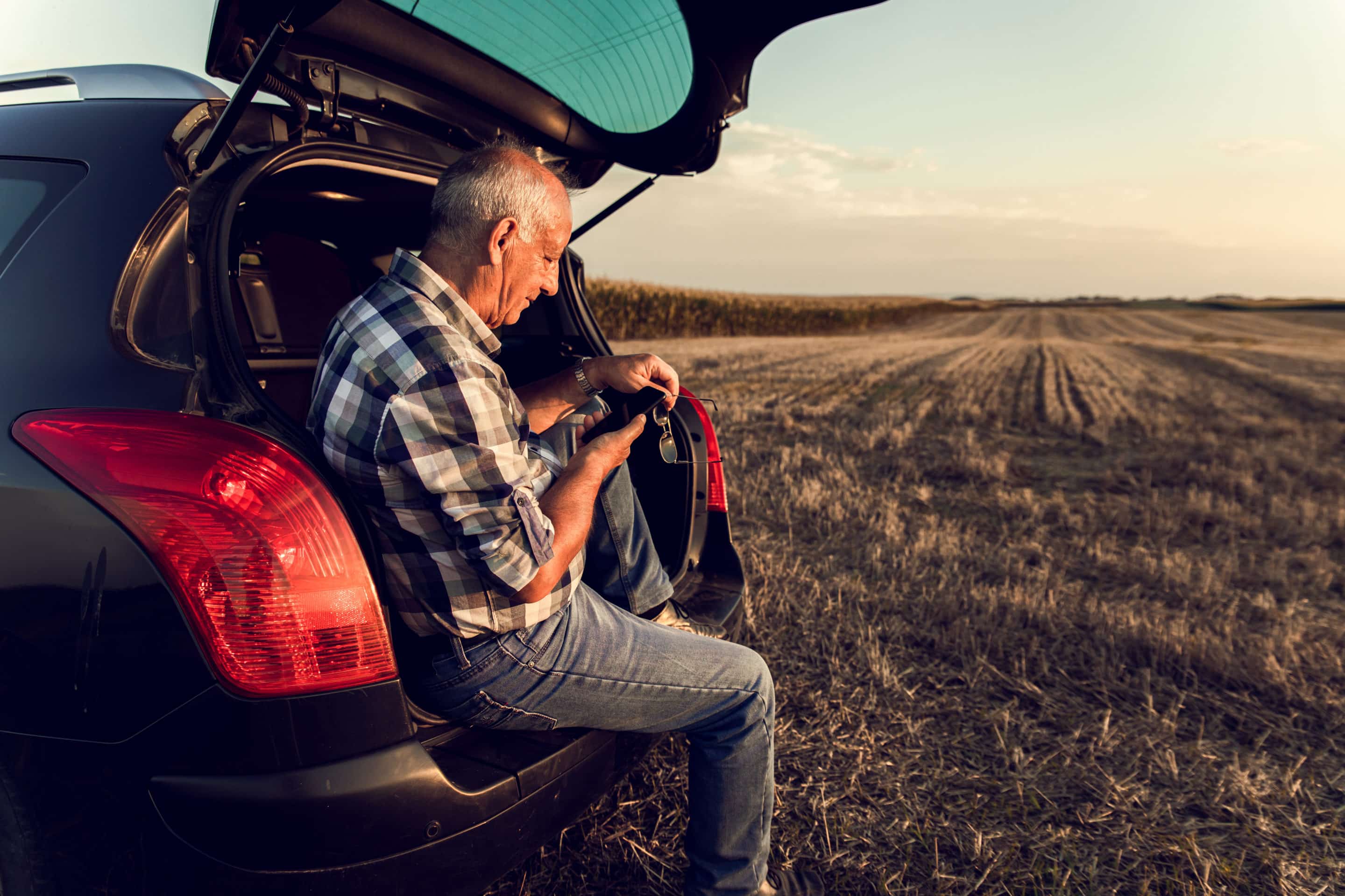 15 Razones por las que Hacer tu Trámite con Tramicar en Vez de en Gestoría