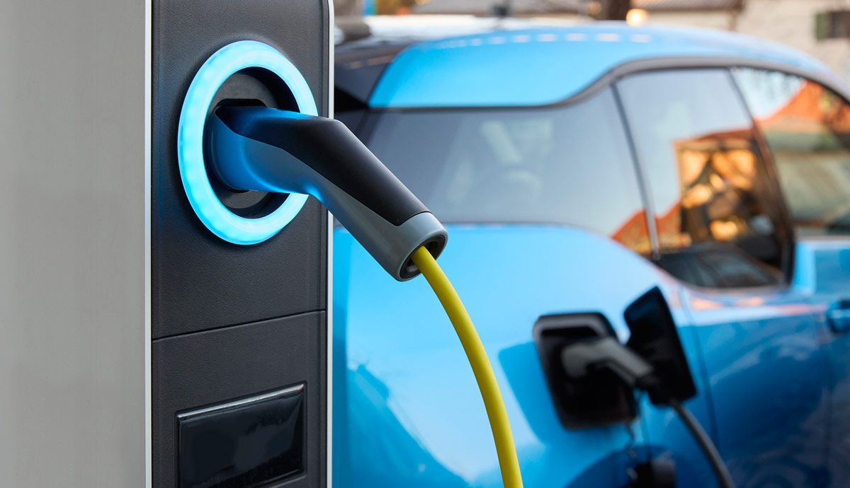 Puntos de recarga en España: su expansión es más rápida que la de los coches eléctricos 