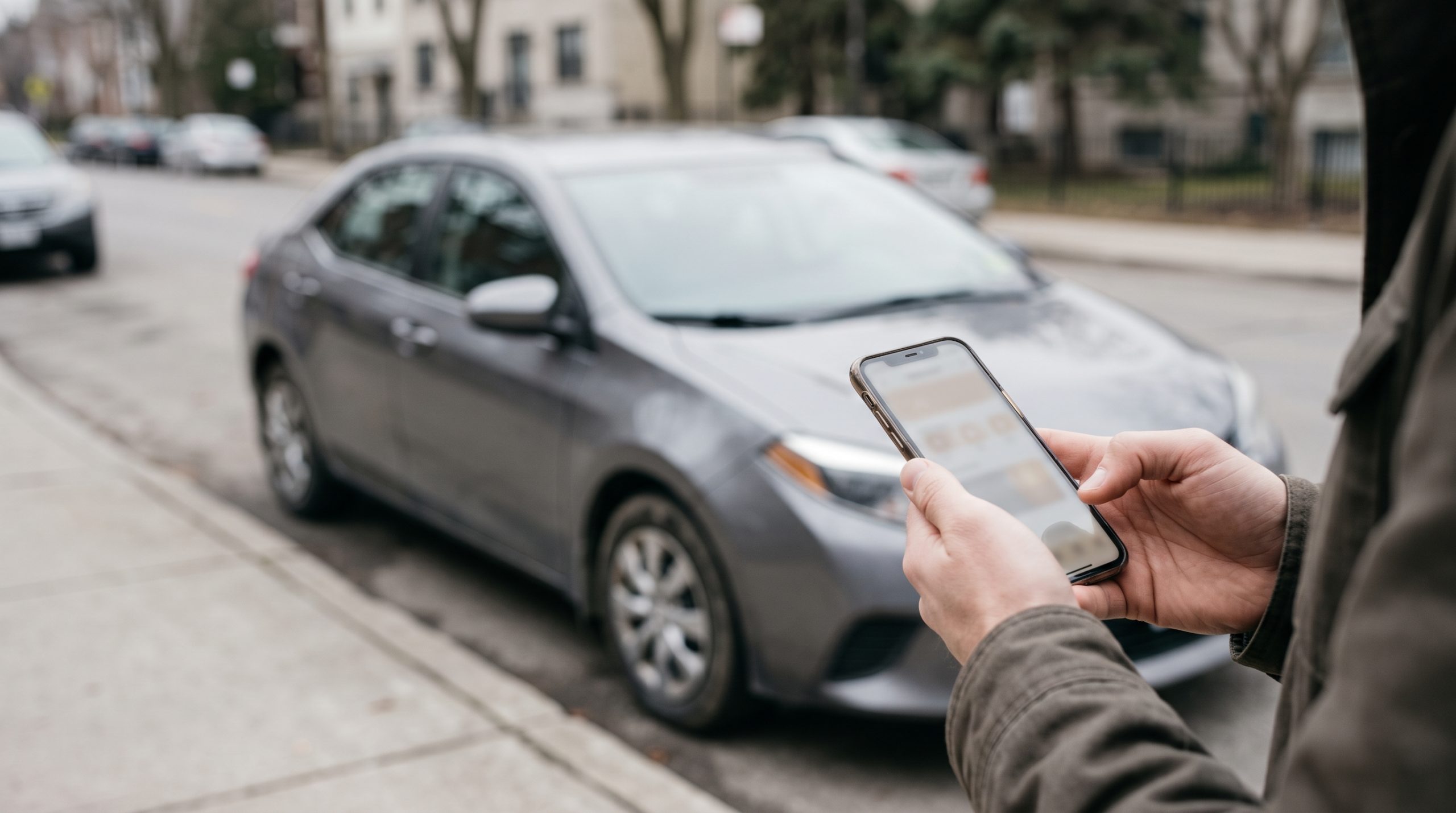 Cómo saber si un coche está libre de cargas antes de comprarlo